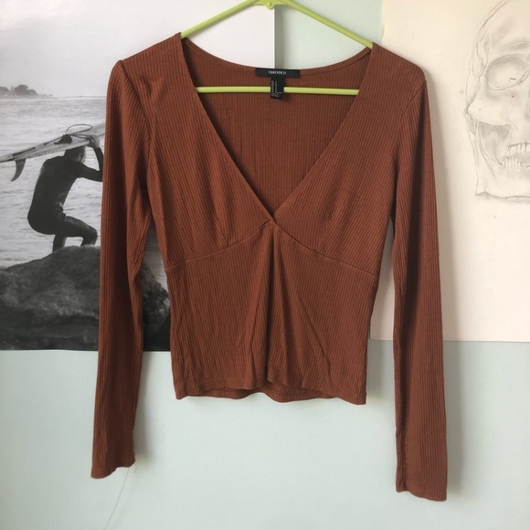 Forever 21 Tops - Forever 21 V neck ribbed shirt